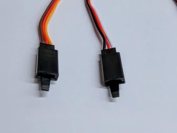 Pilot-RC Wing Servo Connector 2i1