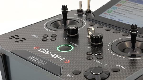 Jeti Duplex DS-24 II Sändare - Carbon Line Grå