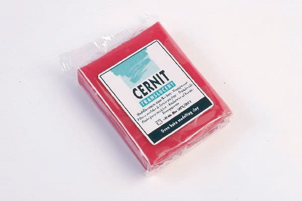 The Clay and Paint Factory Modelina Cernit Transp. Rubinowa 56 g