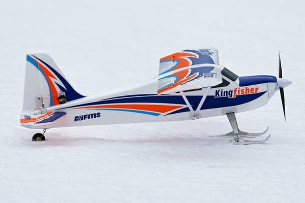 FMS Kingfisher 1400mm m/Skid/Flytare - Gyro V3 PNP