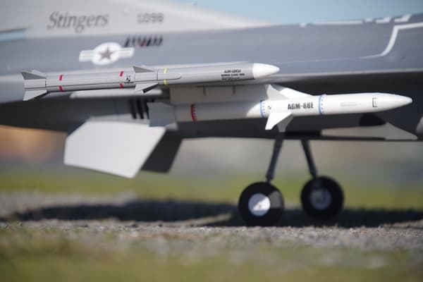 FMS F-16 Fighting Falcon 70mm EDF PNP