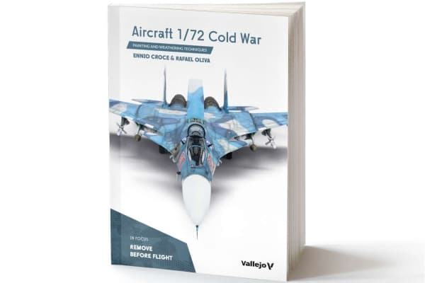 Book: Aircraft 1/72 Cold War, 136 pages