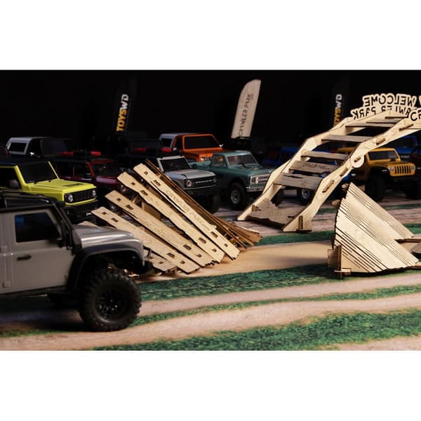 Crawler Park Esteet Rc:lle Welcome Kit 5 1/24 & 1/18 Kultainen