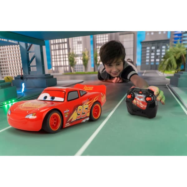 Disney Cars Lightning McQueen Turbo Racer -kauko-ohjattava