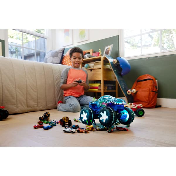 Hot Wheels Rc 1:15 Mega Wrex 2024 Mediedriver International Bil