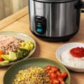 Miniatyrbild 3 av 5: Cecotec 1.8-litre capacity rice cooker, 700 W power and stainless-steel body.