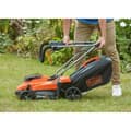 Miniatyrbillede 4 af 6: BLACK &amp; DECKER Trådlös gräsklippare 33cm LITIUM 36V - 2,5 Ah - 1 batteri -1 laddare - 1 mulchlucka - BCMW3336L1-QW