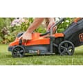 Miniatyrbillede 5 af 6: BLACK &amp; DECKER Trådlös gräsklippare 33cm LITIUM 36V - 2,5 Ah - 1 batteri -1 laddare - 1 mulchlucka - BCMW3336L1-QW