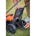 Miniatyrbillede 6 af 6: BLACK &amp; DECKER Trådlös gräsklippare 33cm LITIUM 36V - 2,5 Ah - 1 batteri -1 laddare - 1 mulchlucka - BCMW3336L1-QW