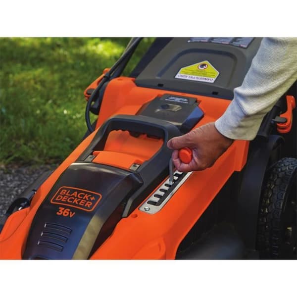 BLACK &amp; DECKER Autosense batteridriven gräsklippare 48cm 36V 2x2 Ah