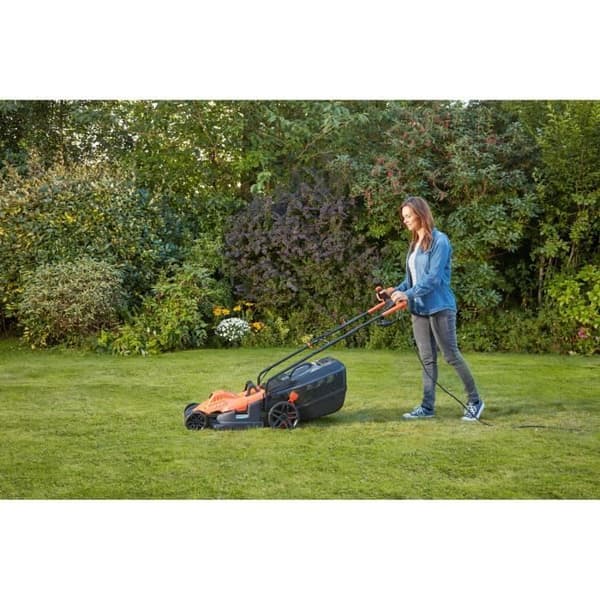 BLACK &amp; DECKER Gräsklippare 42cm 1800W - Handtagcykel BEMW481BH