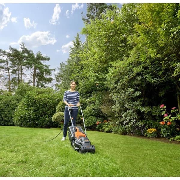 BLACK &amp; DECKER Gräsklippare 32cm - 1000W BEMW351