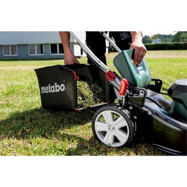 Sladdlös gräsklippare RM 36-18 LTX BL 46