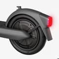 Miniatyrbild 4 av 4: Bakskärm för Ninebot Segway E2 Pro med LED och Ninebot-stöd i svart