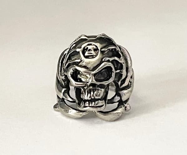 Cool Silver Ring med en Döskalle / Dödskalle - Stl 20