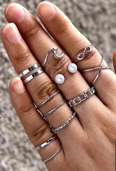 10-pack Boho Silver Ringar -Släta, Mönster, Infinity & Vit Pärla