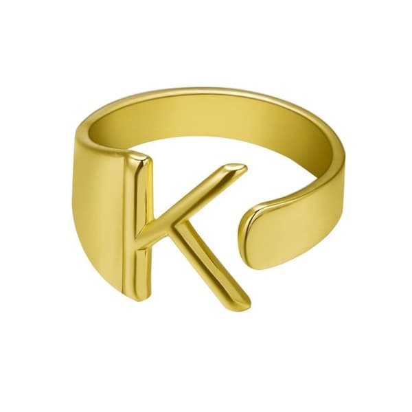 Guldpläterad ring med bokstäver minimalistisk justerbar
