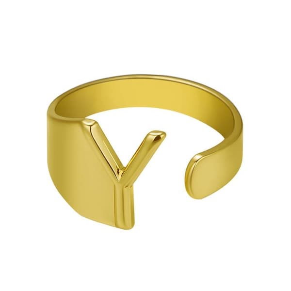 Guldpläterad ring med bokstäver minimalistisk justerbar