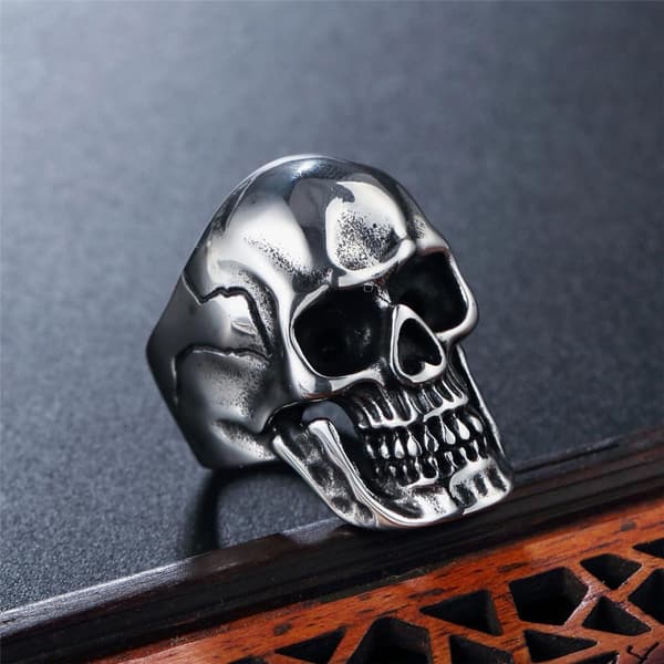 Ring with detailed skull teeth hollow jaw skull eye socket US 8 : 18,1 mm