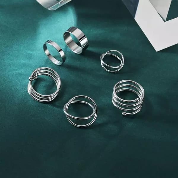 Minimalist set with 6 rings in stainless steel