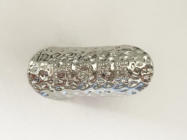 Oversize Silver Ring med Vita Stenar & Text - HOPE - Stl 17,5