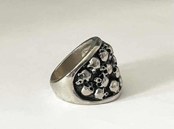 Cool Silver Ring med flera Döskallar / Dödskallar - Stl 19,5