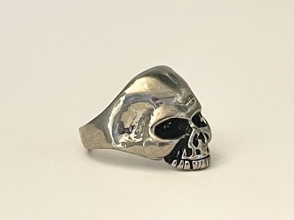 Cool Silver Ring med en Döskalle / Dödskalle - Stl 21