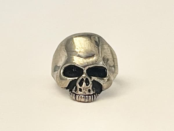 Cool Silver Ring med en Döskalle / Dödskalle - Stl 21