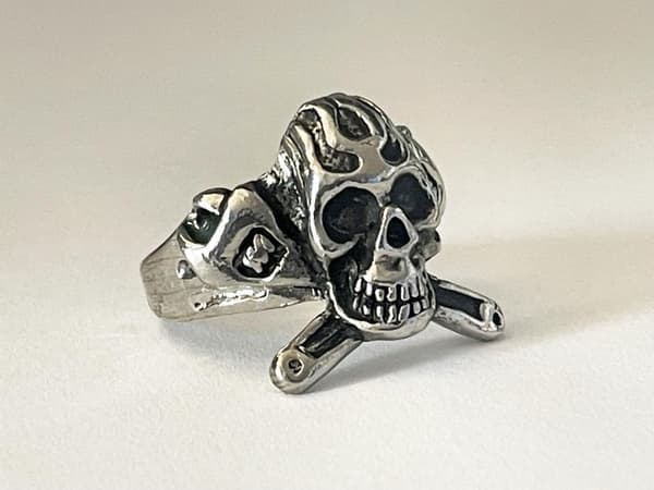 Cool Silver Ring med en Döskalle / Dödskalle - Stl 21,5