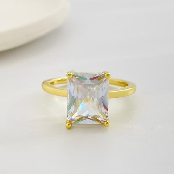 Firkantet zirkon ring