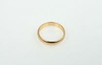 Slät Blank Rundad Guld Ring i Rostfritt Stål 4 mm - Stl 17,3