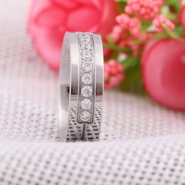 INF 2 Pakke Enkel Rad med Rhinestone Sett Par Ring  19 mm/20.8 mm