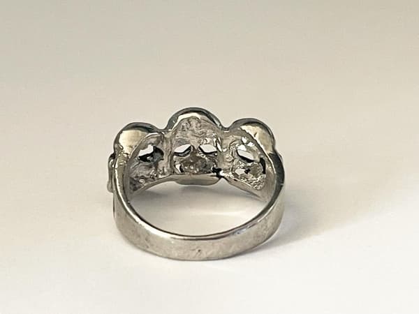 Cool Silver Ring med 3 st Döskallar / Dödskallar - Stl 21,5