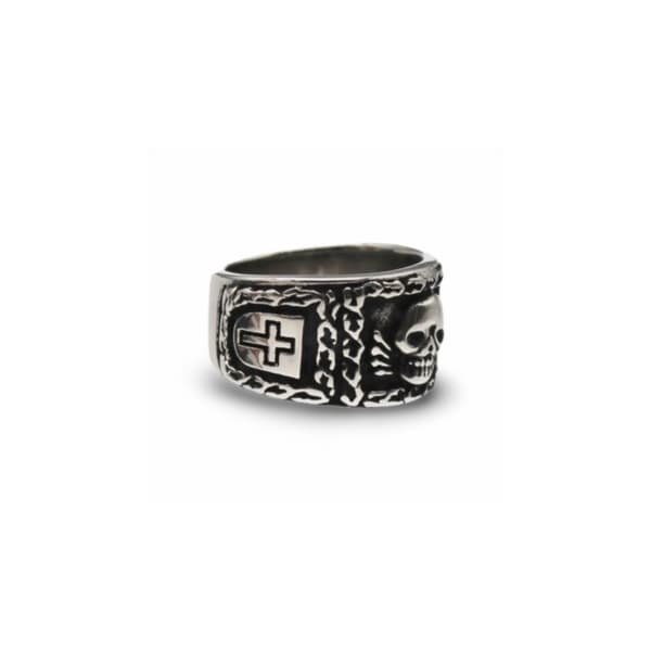 Skull and Cross Ring i rustfritt stål med kjededetaljer
