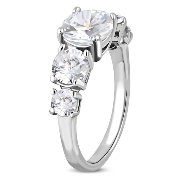 Ring med 5 klara Cubic Zircon Rostfritt stål 316L - Stl 17,32