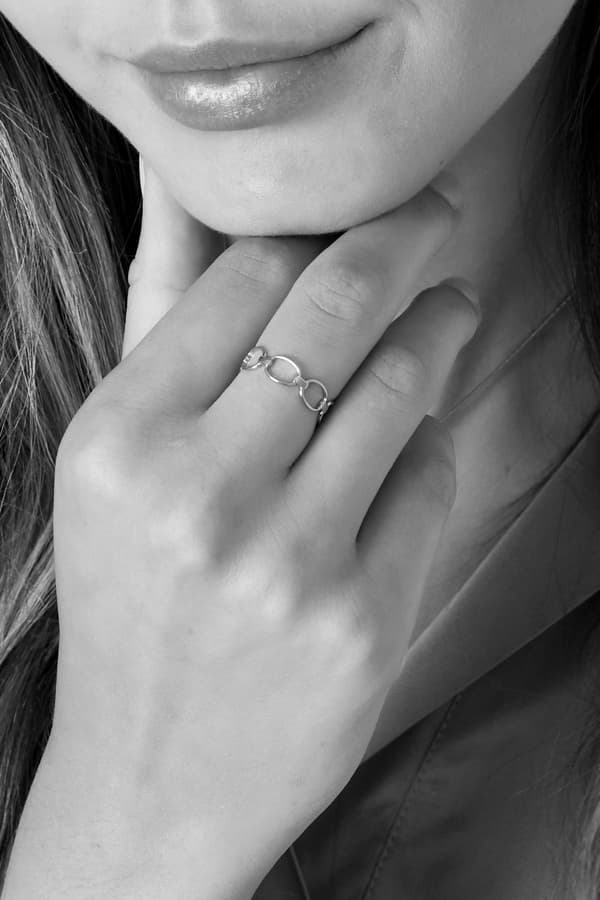 Ring i Rostfritt Stål - Sammanflätade Länkar - Silver -Justerbar
