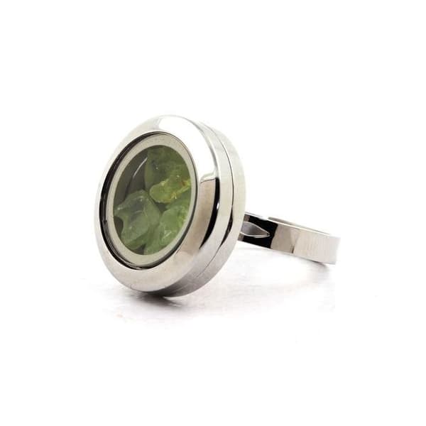 Stenar och mineraler. Rå Peridot ring. Justerbar storlek.