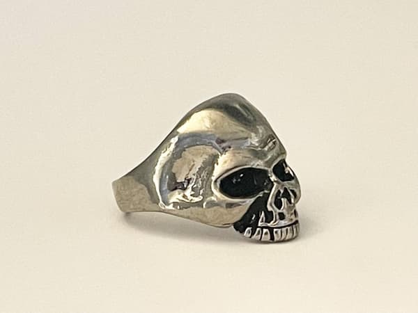 Cool Silver Ring med en Döskalle / Dödskalle - Stl 20,5