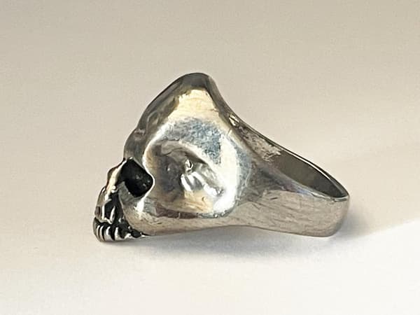 Cool Silver Ring med en Döskalle / Dödskalle - Stl 20,5