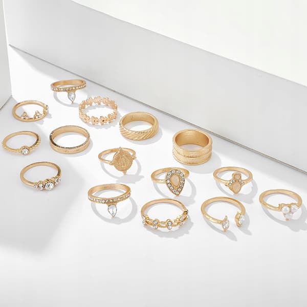 Guldfärgad RETRO PUNK BOHO RINGSET 84