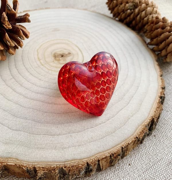 Large heart-shaped ring in several colors