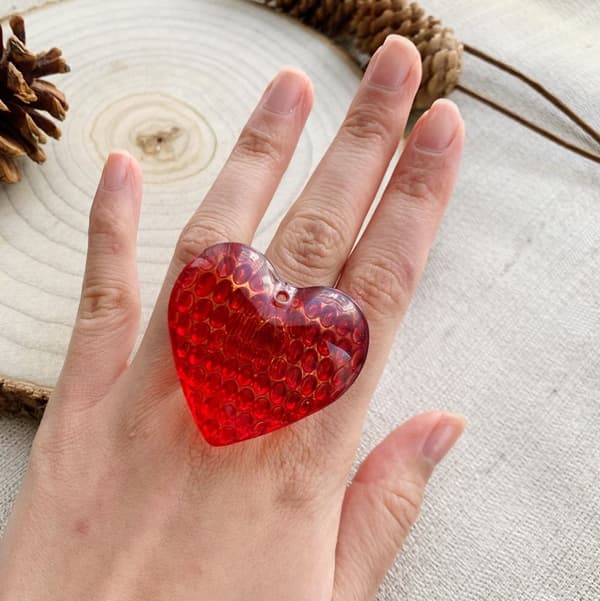 Large heart-shaped ring in several colors