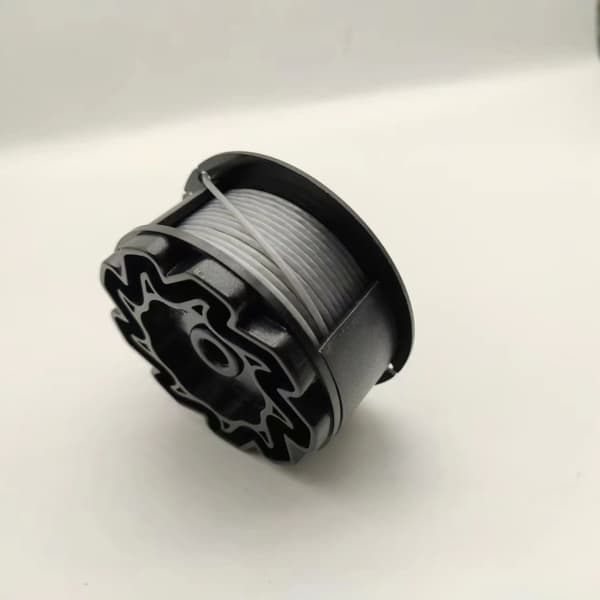 INF Reservespole med trimmertråd for Bosch Universal GrassCut 18-26 Sort