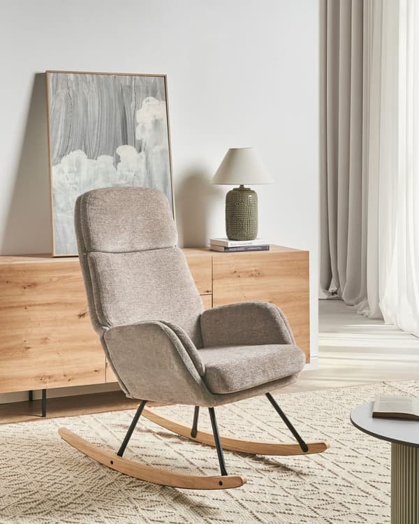 Ødelagt taupe polstret gyngestol på træpæle med armlæn moderne design