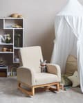 Miniatyrbilde 2 av 10: Gyngestol for Barn Lysebeige Boucle Innendørs Gyngestoler i Tre med Armlener