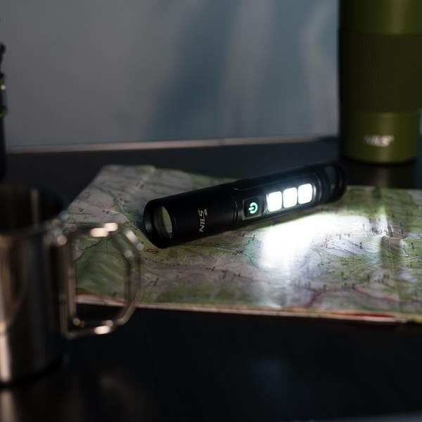 NC0003 LED TASKUVALAISIN 800LM NILS CAMP