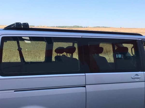 VOLKSWAGEN TRANSPORTER T5 T6 LONG L2 MUSTA kattotelineet, integroidut