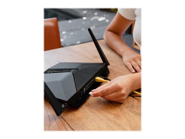 NETGEAR Nighthawk LAX20 - Trådløs ruter - WWAN 4-portssvitsj - 1GbE - Wi-Fi 6 - Dobbeltbånd