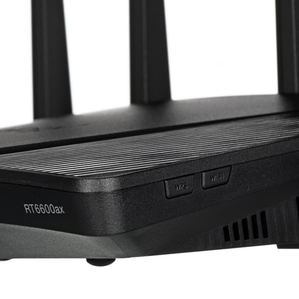 Synology RT6600ax Router WiFi6 1xWAN 3xGbE 1x2.5Gb trådløs router Tri-band (2.4 GHz / 5 GHz / 5 GHz) Sort