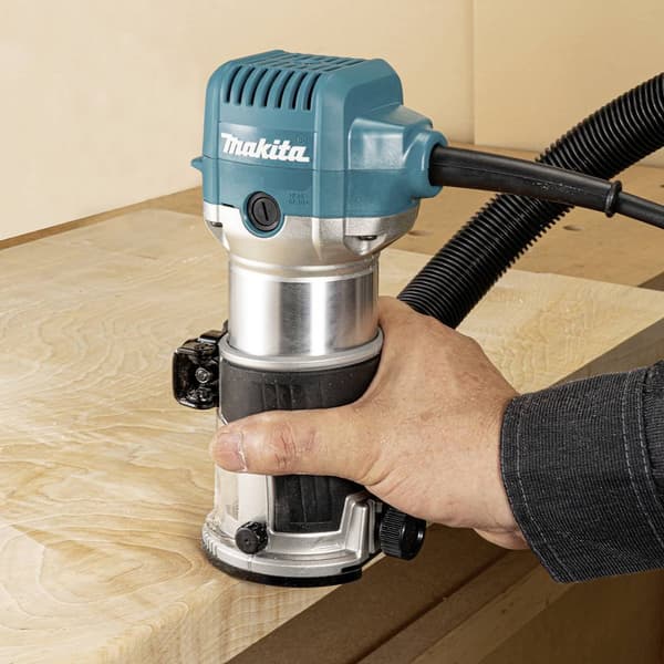 Makita Multifunktionsfräs RT0702CX2J inkl. Tillbehör 710 W